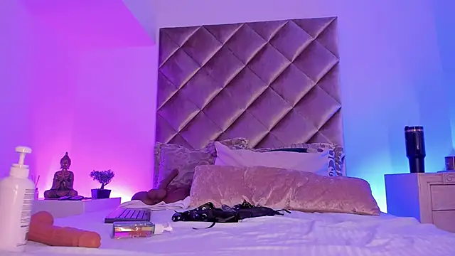 Snapshot of malaia_hills chatting on December 2024 10:31:01 PM malaia hills online show from December 2024 10:31:01 PM