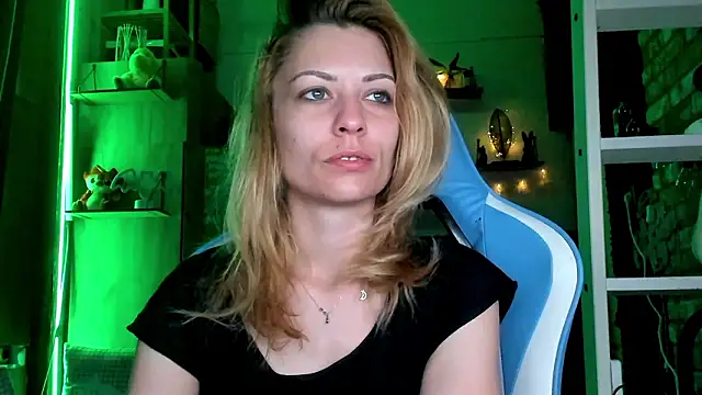 Snapshot of karo123421 chatting on March 2026 03:43:01 AM karo123421 online show from March 2026 03:43:01 AM