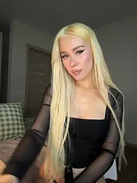 Snapshot of xDinnax chatting on December 2024 07:11:02 PM xDinnax online show from December 2024 07:11:02 PM