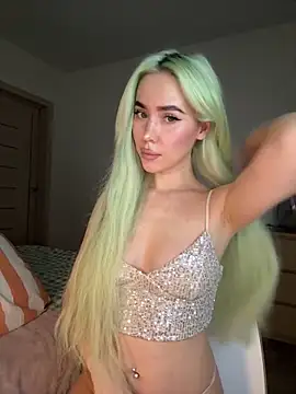 Snapshot of xDinnax chatting on January 2025 01:45:02 PM xDinnax online show from January 2025 01:45:02 PM