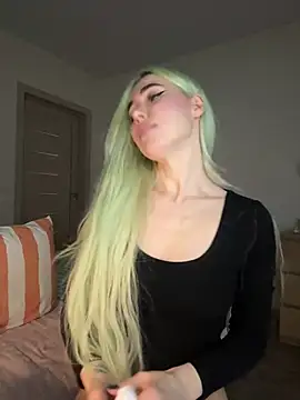 Snapshot of xDinnax chatting on January 2025 04:48:01 PM xDinnax online show from January 2025 04:48:01 PM