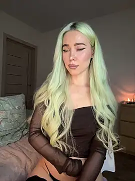 Snapshot of xDinnax chatting on January 2025 05:58:02 PM xDinnax online show from January 2025 05:58:02 PM