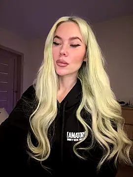 Snapshot of xDinnax chatting on September 2025 05:51:02 PM xDinnax online show from September 2025 05:51:02 PM