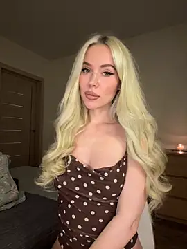 Snapshot of xDinnax chatting on October 2025 03:35:02 PM xDinnax online show from October 2025 03:35:02 PM