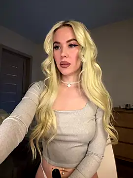 Snapshot of xDinnax chatting on October 2025 05:14:01 PM xDinnax online show from October 2025 05:14:01 PM