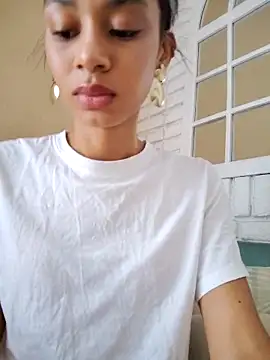 Leaberry online show from February 2026 08:38:01 PM