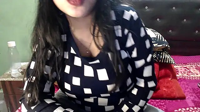 Snapshot of HOT_CHILLY chatting on January 2025 11:48:01 AM HOT CHILLY online show from January 2025 11:48:01 AM