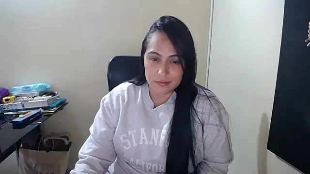 Snapshot of kendall_52 chatting on February 2025 01:51:02 PM kendall 52 online show from February 2025 01:51:02 PM