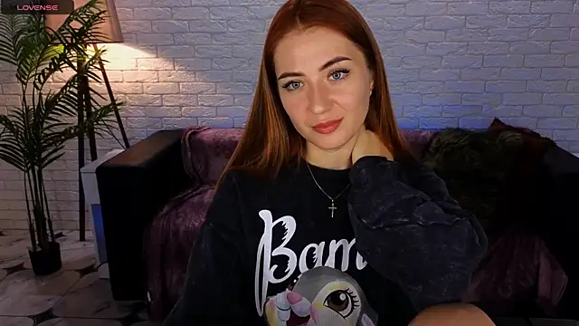 Snapshot of Adelyna_Bird chatting on December 2024 07:36:01 AM Adelyna Bird online show from December 2024 07:36:01 AM