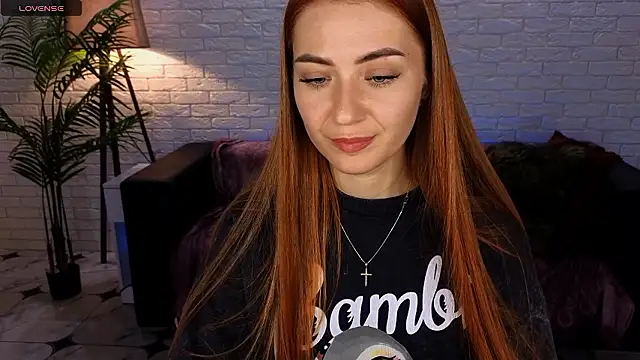 Snapshot of Adelyna_Bird chatting on December 2024 10:39:01 AM Adelyna Bird online show from December 2024 10:39:01 AM