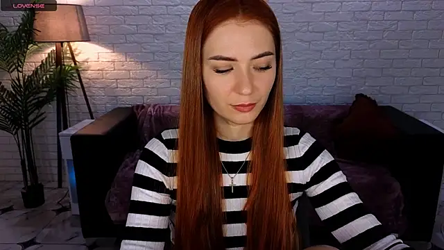 Snapshot of Adelyna_Bird chatting on January 2025 07:21:01 AM Adelyna Bird online show from January 2025 07:21:01 AM