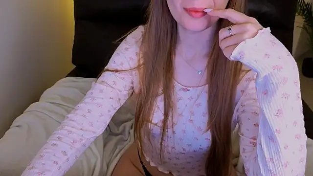 Snapshot of Adelyna_Bird chatting on January 2026 07:56:02 AM Adelyna Bird online show from January 2026 07:56:02 AM