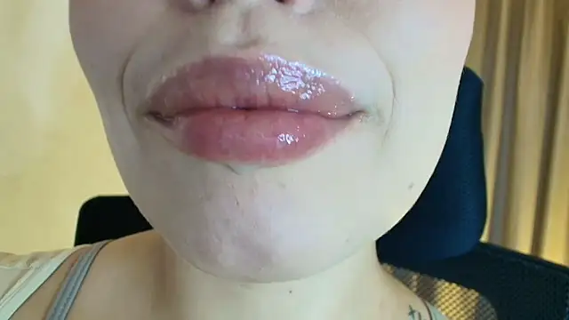 lisbet21x online show from May 2026 09:53:01 PM