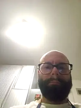 Snapshot of Dolceporco19 chatting on February 2026 05:05:02 PM Dolceporco19 online show from February 2026 05:05:02 PM