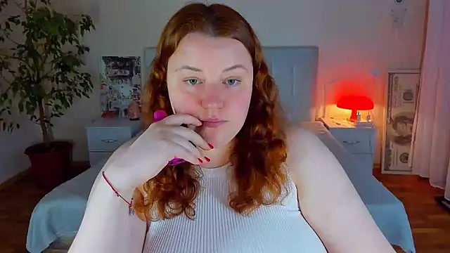 Snapshot of PolinaSalvatore chatting on May 2026 04:04:02 PM PolinaSalvatore online show from May 2026 04:04:02 PM