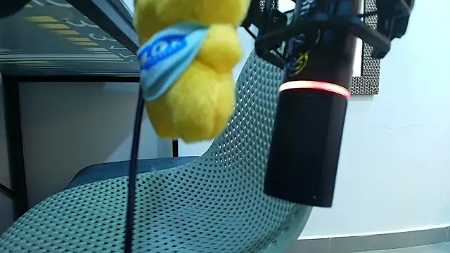 Snapshot of Kenya--Buhle chatting on October 2025 12:00:02 PM Kenya--Buhle online show from October 2025 12:00:02 PM