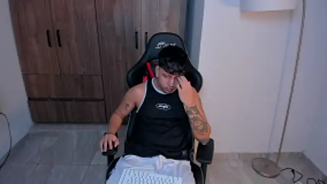 Snapshot of Jake_simons chatting on November 2025 07:12:01 PM Jake simons online show from November 2025 07:12:01 PM