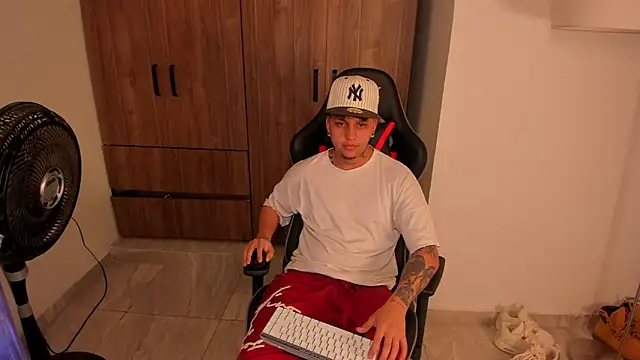 Snapshot of Jake_simons chatting on January 2026 10:29:01 AM Jake simons online show from January 2026 10:29:01 AM