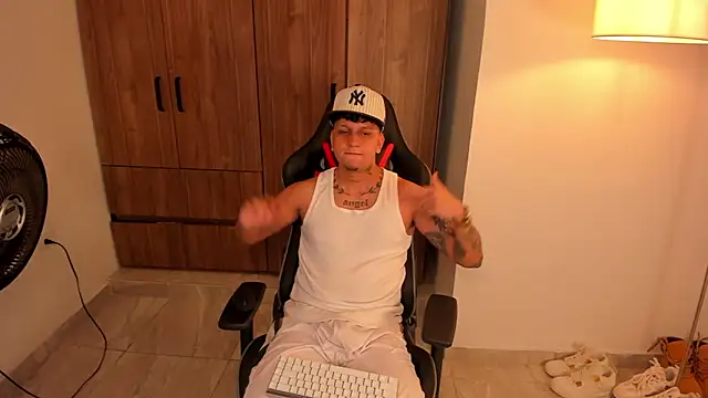 Snapshot of Jake_simons chatting on January 2026 07:13:02 AM Jake simons online show from January 2026 07:13:02 AM