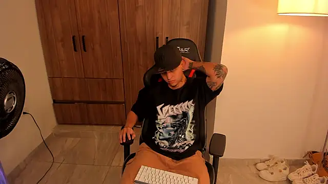 Snapshot of Jake_simons chatting on January 2026 09:59:01 AM Jake simons online show from January 2026 09:59:01 AM