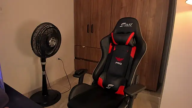 Snapshot of Jake_simons chatting on February 2026 07:51:01 AM Jake simons online show from February 2026 07:51:01 AM