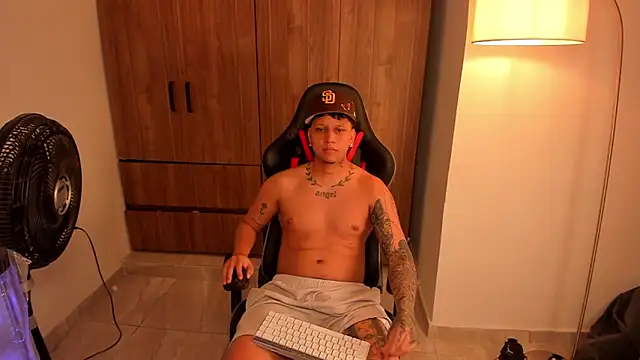 Snapshot of Jake_simons chatting on March 2026 09:37:01 AM Jake simons online show from March 2026 09:37:01 AM