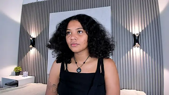 Snapshot of Zafiiraa chatting on February 2026 12:22:02 PM Zafiiraa online show from February 2026 12:22:02 PM