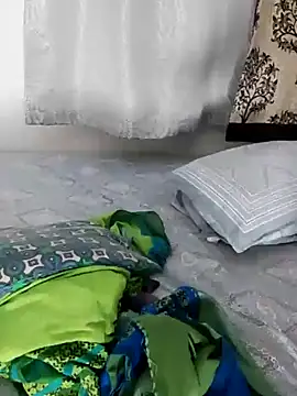 Snapshot of Indian_desi_wife chatting on December 2024 07:32:02 PM Indian desi wife online show from December 2024 07:32:02 PM