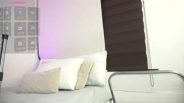 Snapshot of Alexxandra_12 chatting on March 2025 09:46:01 AM Alexxandra 12 online show from March 2025 09:46:01 AM