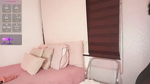 Snapshot of Alexxandra_12 chatting on February 2026 09:39:01 AM Alexxandra 12 online show from February 2026 09:39:01 AM