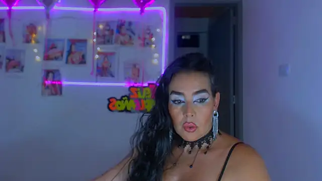 Snapshot of sweet_vanessa_22 chatting on January 2025 02:18:01 AM sweet vanessa 22 online show from January 2025 02:18:01 AM