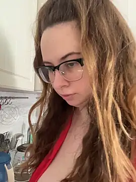 DienkaGreen online show from May 2026 03:16:01 PM