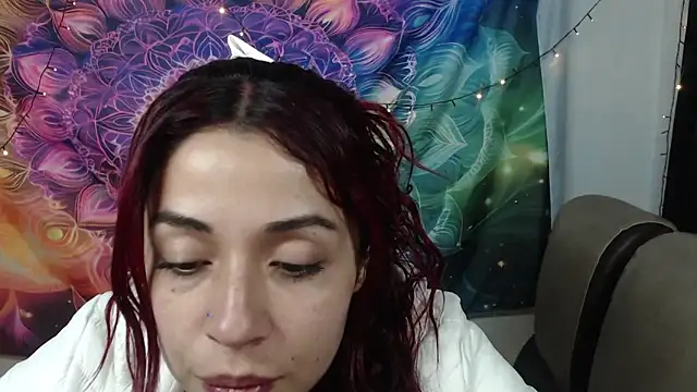 Snapshot of Alexxx_andr4 chatting on February 2025 03:42:01 AM Alexxx andr4 online show from February 2025 03:42:01 AM