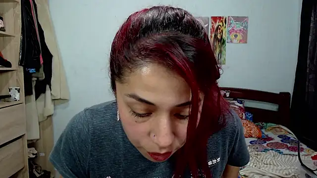 Snapshot of Alexxx_andr4 chatting on March 2025 06:36:01 PM Alexxx andr4 online show from March 2025 06:36:01 PM