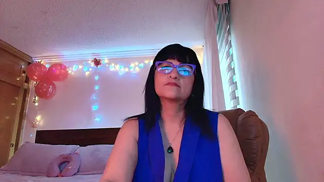 ISABEEL SOFIA01 online show from February 2026 12:36:01 PM