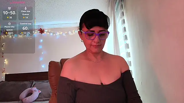 ISABEEL SOFIA01 online show from March 2026 01:29:02 PM