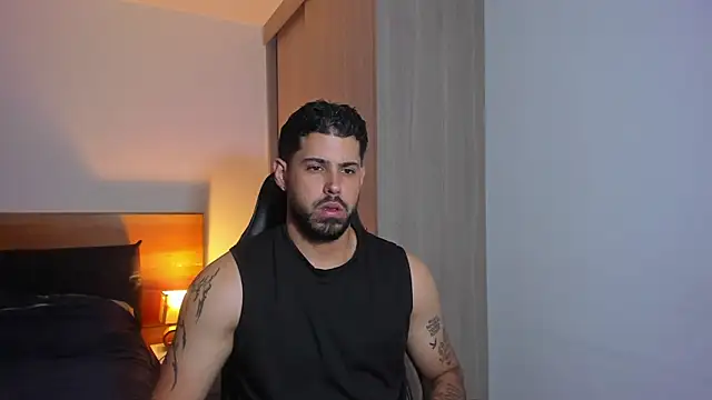 Justyn Torres online show from December 2024 04:55:02 PM