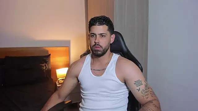 Justyn Torres online show from December 2024 07:11:02 PM