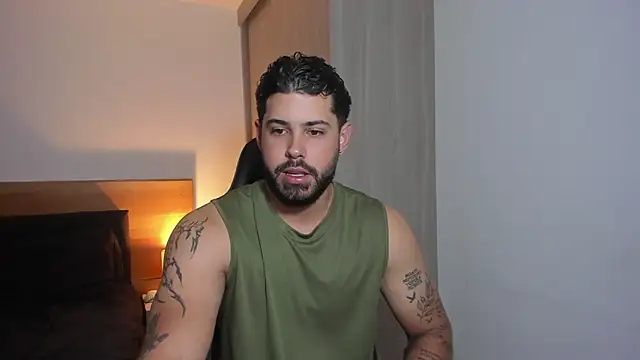 Justyn Torres online show from January 2025 10:01:02 PM