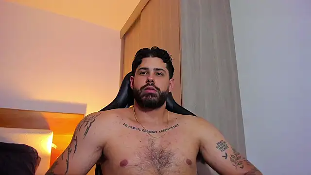 Justyn Torres online show from March 2025 06:23:02 PM