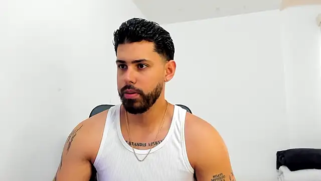 Justyn Torres online show from October 2025 06:54:01 PM