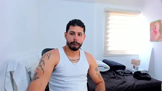 Snapshot of Justyn_Torres chatting on November 2025 04:38:01 PM Justyn Torres online show from November 2025 04:38:01 PM