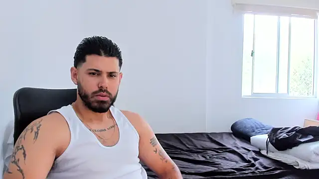 Snapshot of Justyn_Torres chatting on December 2025 02:12:02 PM Justyn Torres online show from December 2025 02:12:02 PM