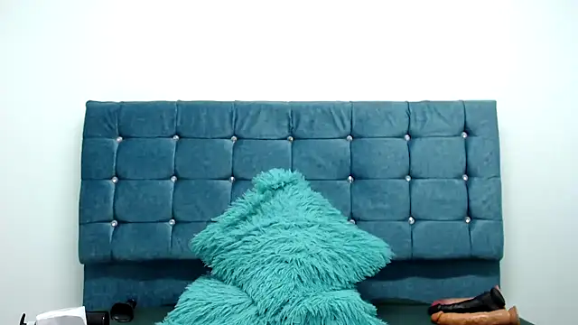 valentinaricothx online show from December 2025 03:17:02 PM