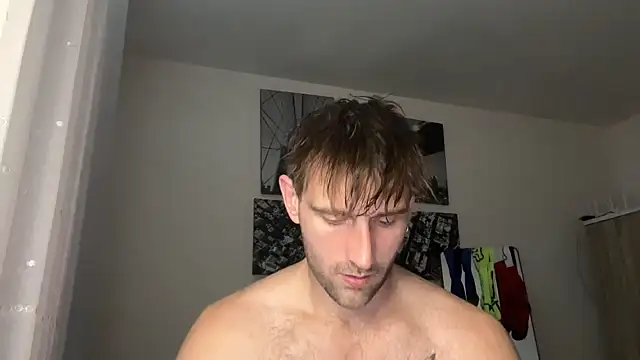 Snapshot of lukegunn chatting on March 2026 01:23:02 AM lukegunn online show from March 2026 01:23:02 AM