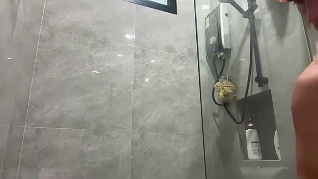 Snapshot of lukegunn chatting on April 2026 11:15:02 PM lukegunn online show from April 2026 11:15:02 PM