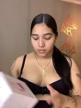 Amandanauty online show from December 2024 09:52:02 PM