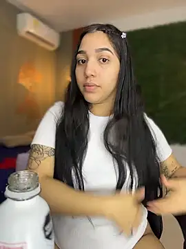 Amandanauty online show from January 2026 05:10:02 AM