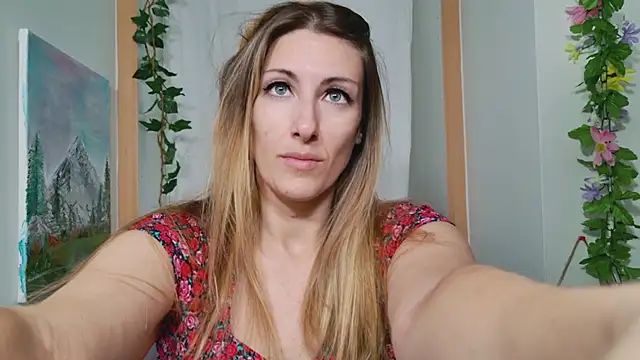 Snapshot of victorialotus chatting on February 2025 07:05:01 AM victorialotus online show from February 2025 07:05:01 AM