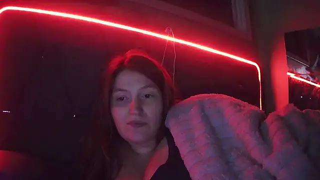 Snapshot of Angelk43 chatting on May 2026 04:06:02 AM Angelk43 online show from May 2026 04:06:02 AM